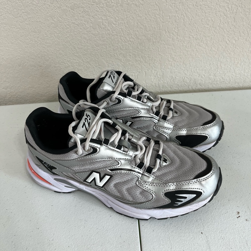 New Balance 725 Running Shoes ML725UB Size 10 Men 11.5 Women EUC!